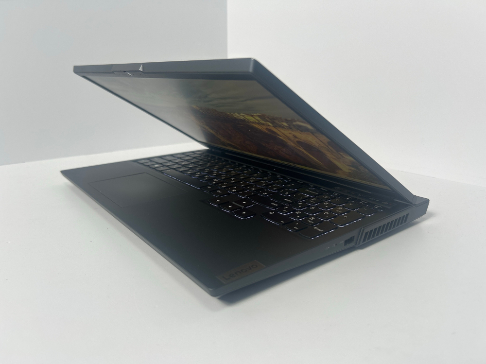 Ноутбук Lenovo Legion 5 15ARH05H (82B10083RU) 15.6"/AMD Ryzen 7 4800H /RAM 16 GB/SSD 512 GB/RTX2060/1920x1080/IPS 144 Hz/Windows 11/Подсветка кл-ры: LED/черный. Состояние: Уценка/царапины на корпусе/трещина на рамке