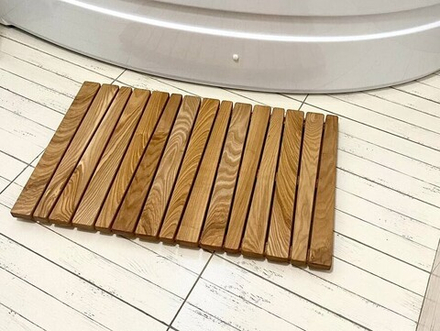 Коврик деревянный для бани и сауны, 34х34см обожжённая липа