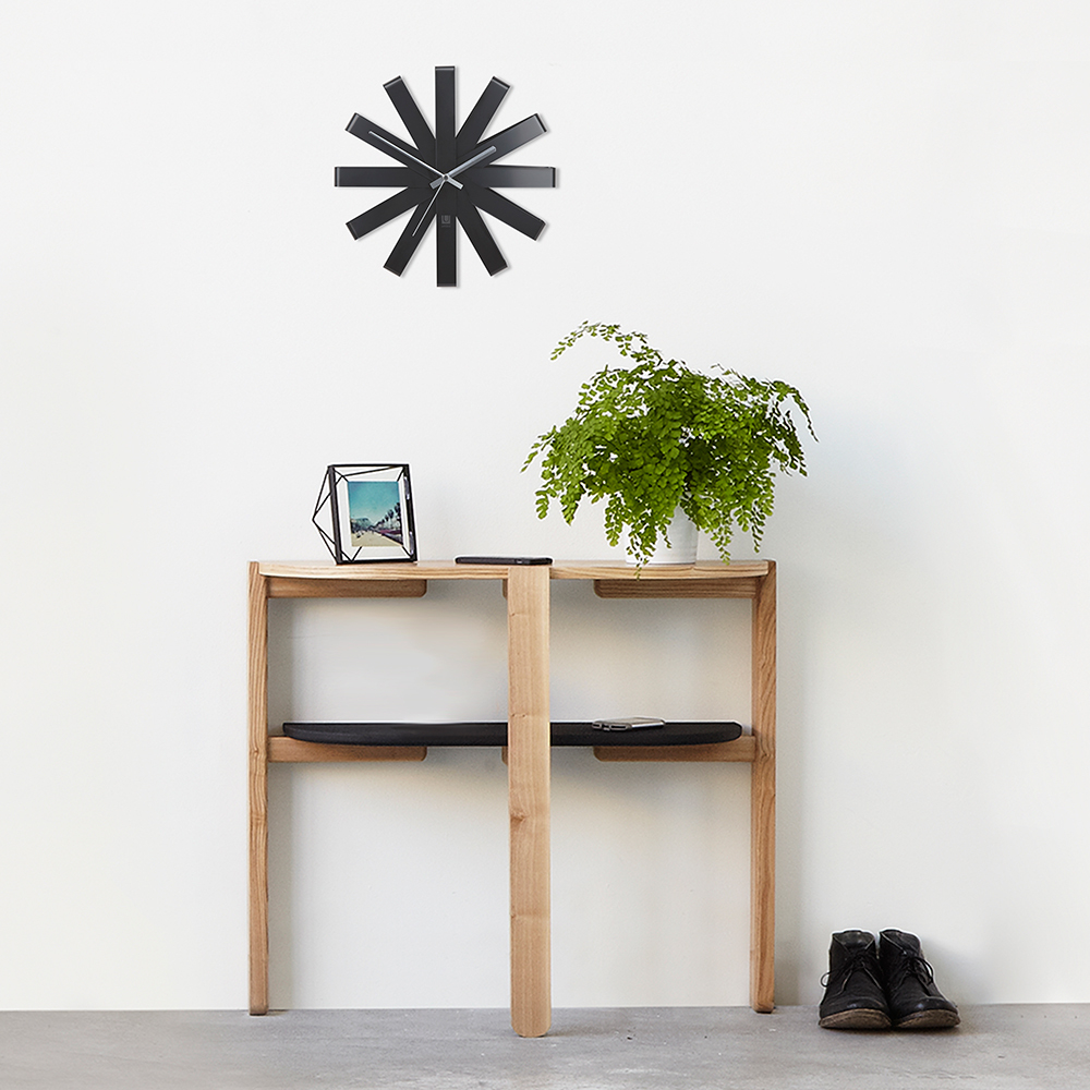 Часы настенные Ribbon чёрныe Umbra