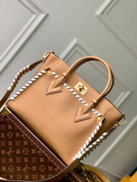 Louis Vuitton On My Side MM