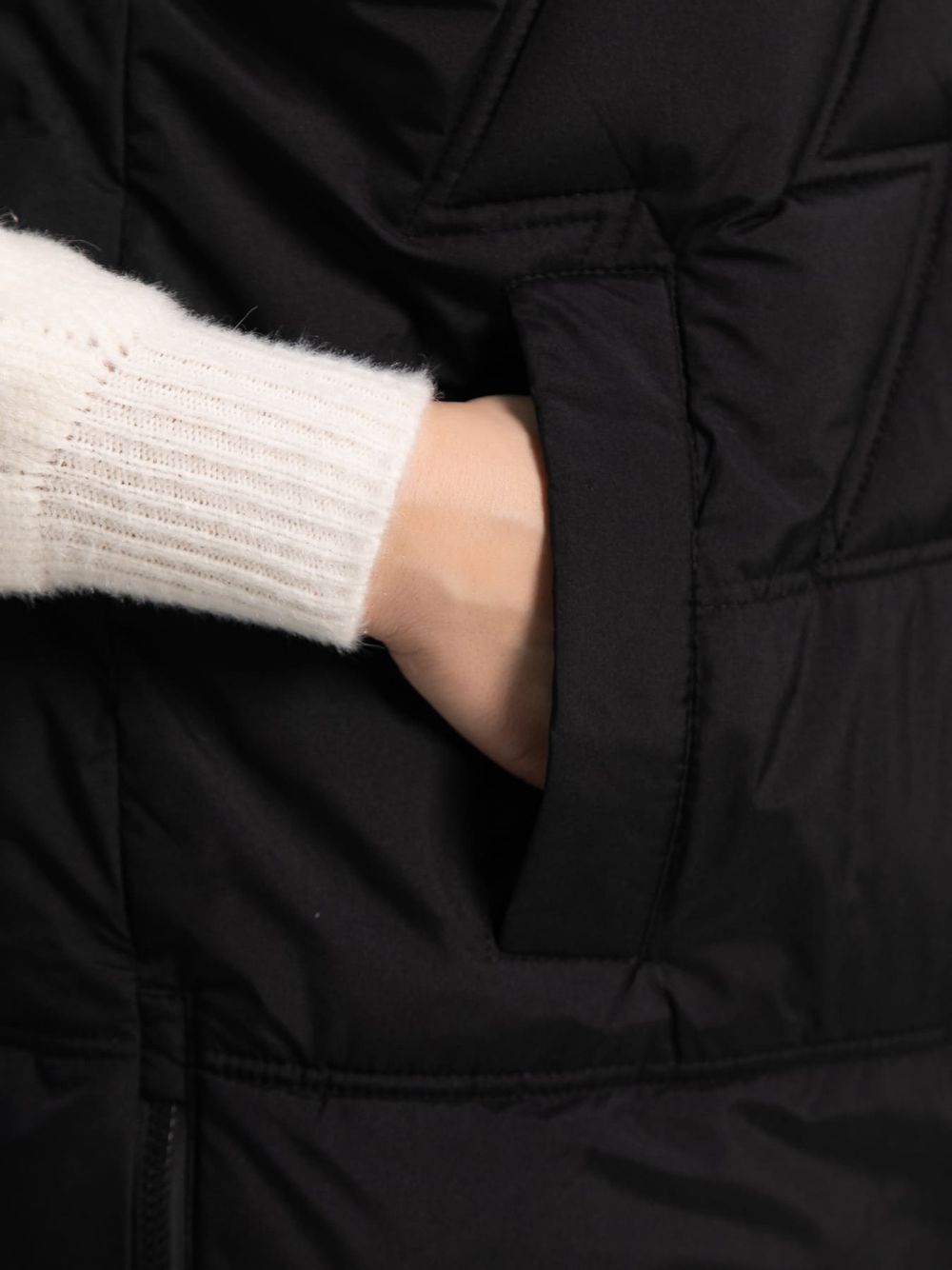 Жилет утепленный Вега (черный) Б15305-18М LT Collection