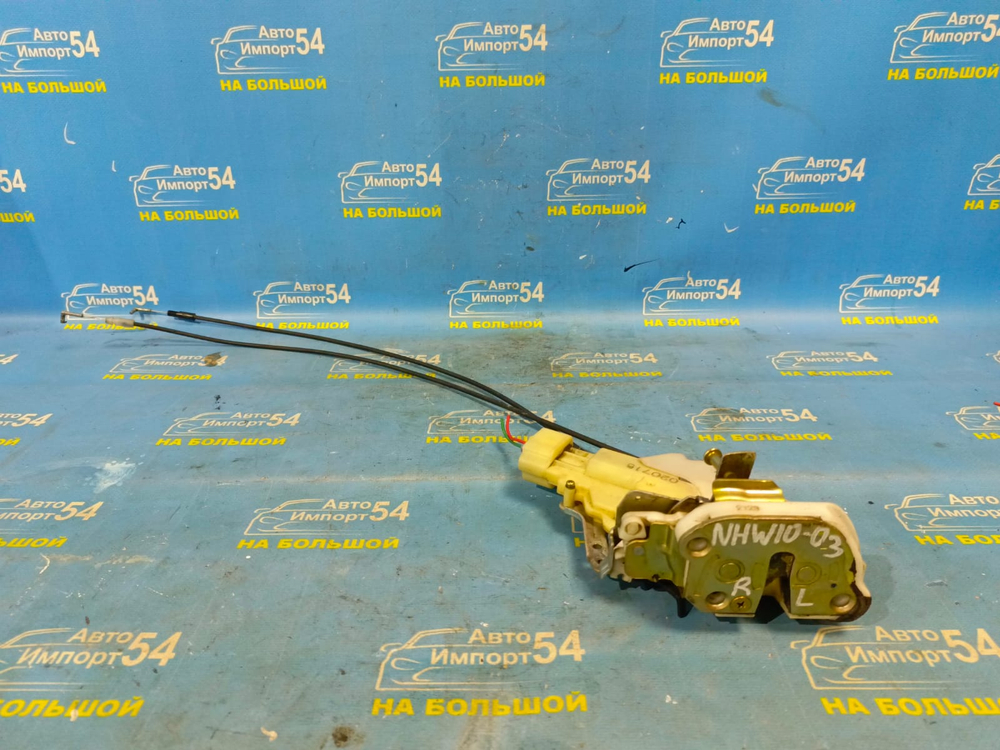 Замок двери задней левой TOYOTA PRIUS 1999