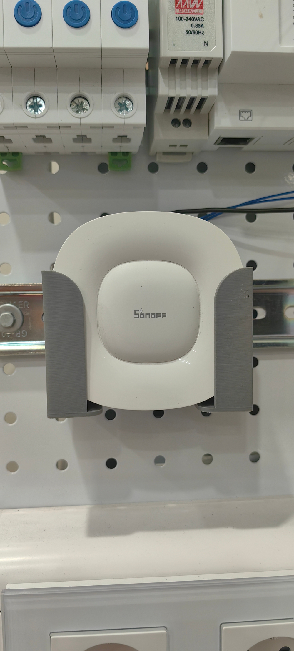 Крепеж на DIN-рейку Ultra V1