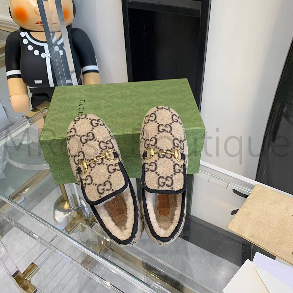 Женские лоферы Gucci GG Wool меховые бежевого цвета