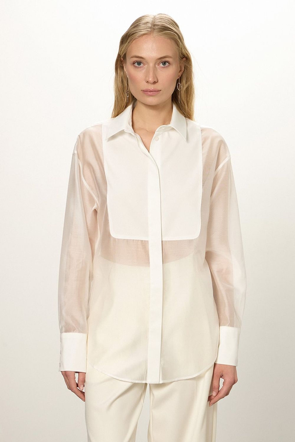 Рубашка Хельсинки с МАНИШКОЙ белый шифон