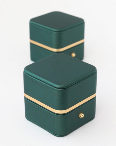 Футляр эксклюзивный с кнопочкой, серия "ВАСИЛИЙ", 65х65х62 мм