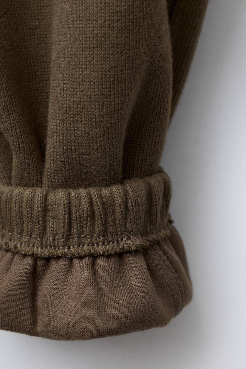 ZARA ОДНОТОННЫЙ КОМПЛЕКТ ИЗ ТОЛСТОВКИ И БРЮК-ДЖОГГЕРОВ, МЯГКИЙ КАШТАНОВЫЙ