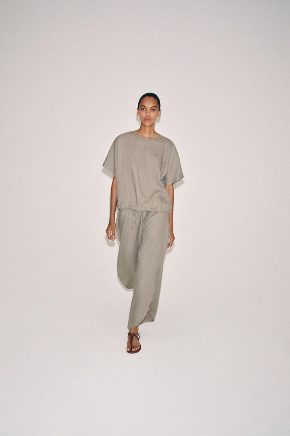 ZARA БРЮКИ ИЗ ЛЬНА С РАЗРЕЗАМИ — ZW COLLECTION, СЕРО-КОРИЧНЕВЫЙ