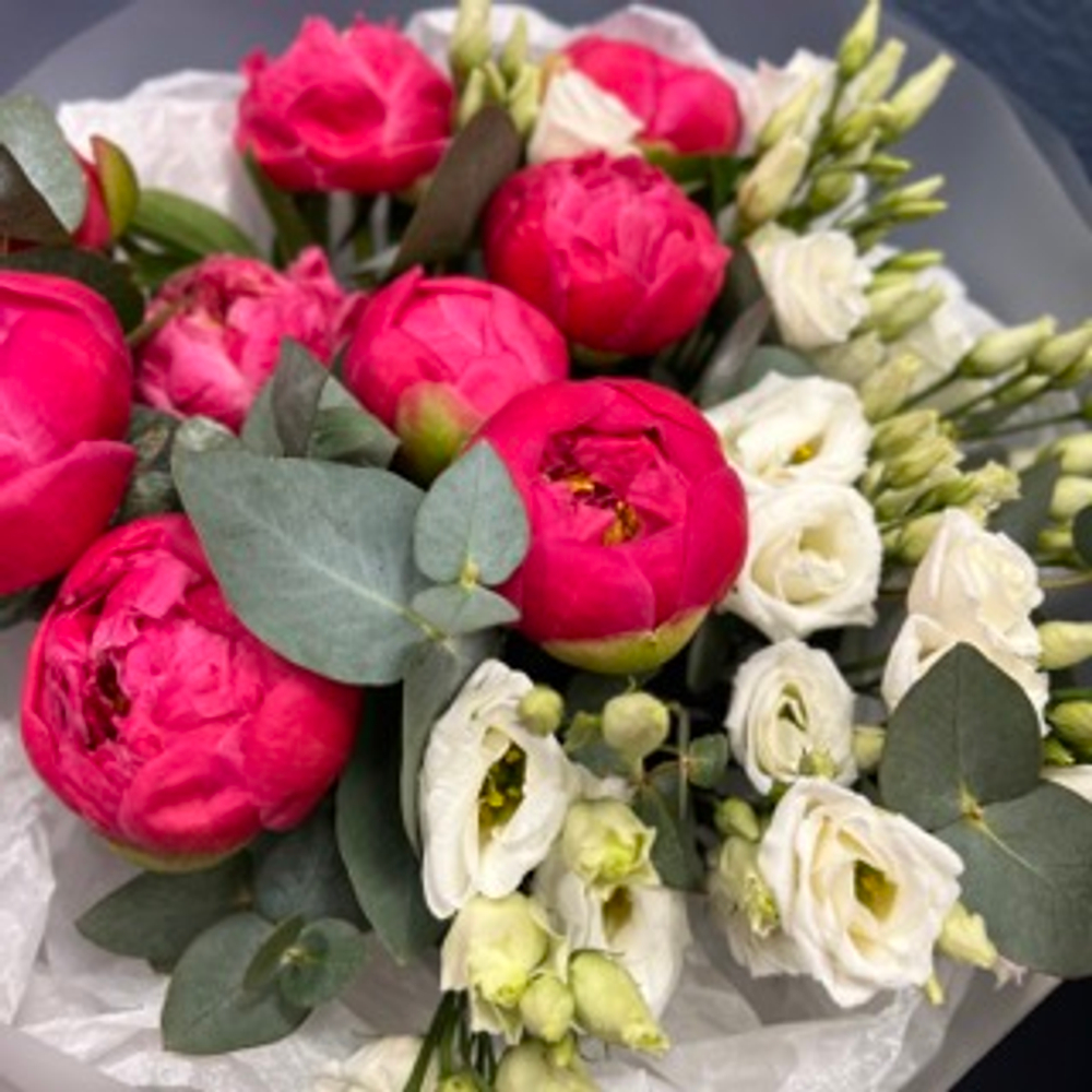 Букет "пион Корал Сансет и Эустома" #74