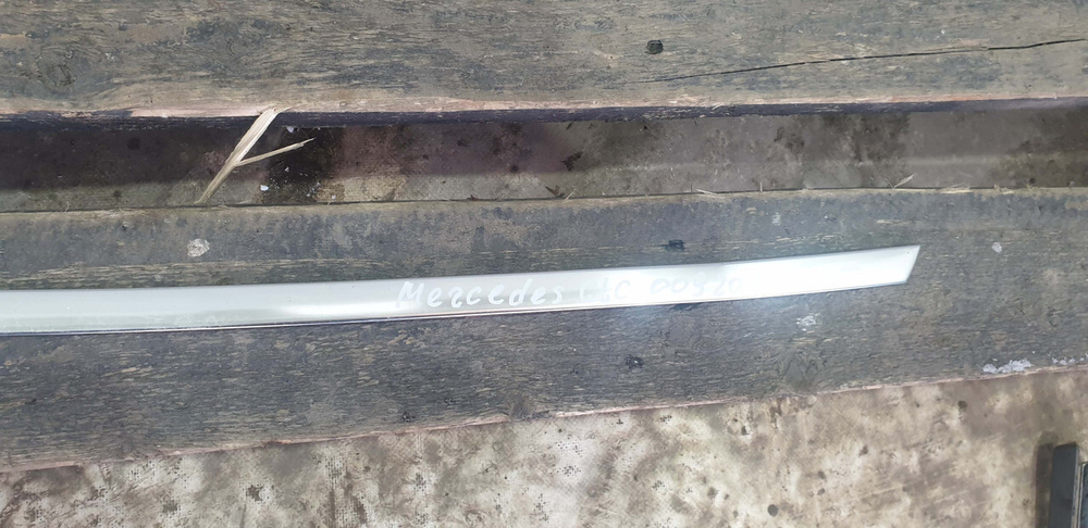 Молдинг двери задней правой Mercedes GLC (X253) 15-нв Б/У Оригинал A2537350282