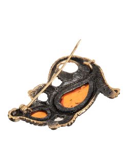 AM- 917 Брошь «Крокодил» (латунь, янтарь)