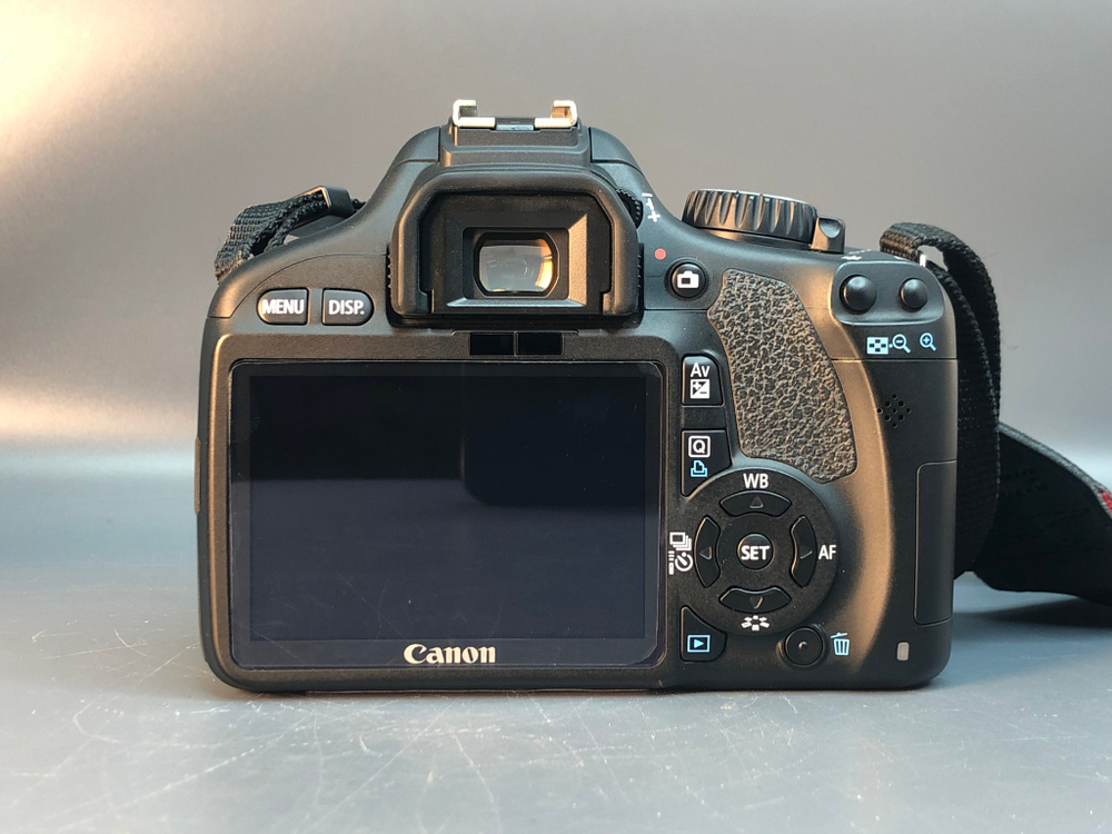 Canon 550D Kit 18-55mm, 9700 Кадров пробега