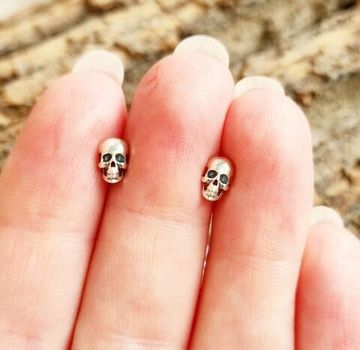 Серьги-пусеты Черепа