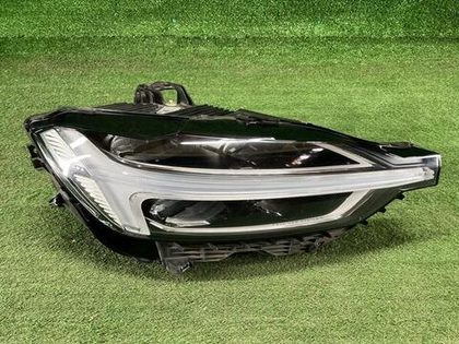 Фара правая Volvo XC60 2 (2017-2021) Full LED