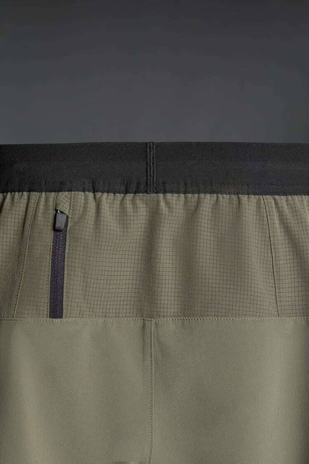 ZARA БАЗОВЫЕ СПОРТИВНЫЕ ШОРТЫ, ХАКИ