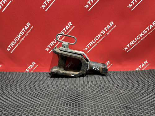 Крюк буксировочный