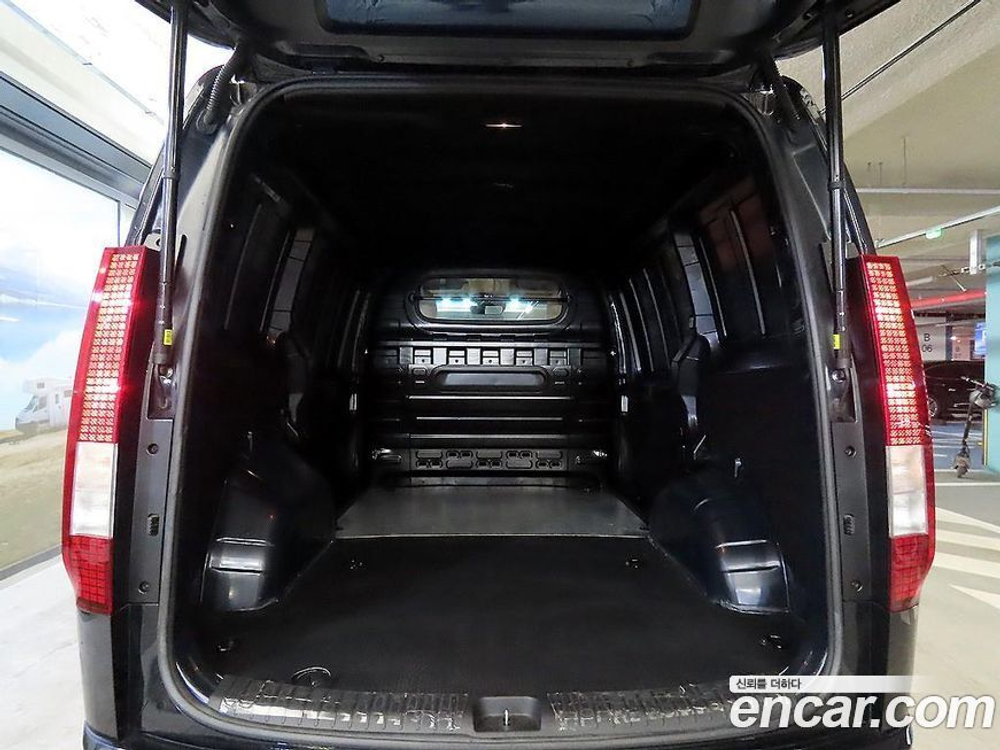 Hyundai Staria Cargo 3-х местный (01.2023)