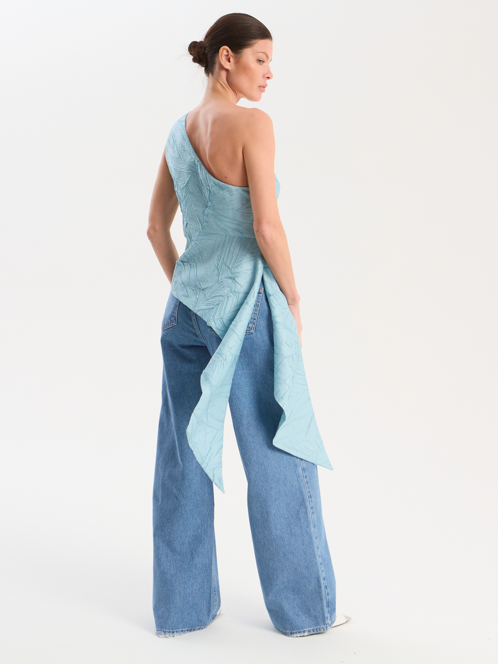 Топ фактурный на 1 плечо