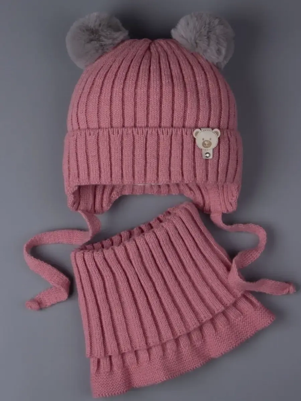 Шапка для девочки зимняя вязаная и снуд