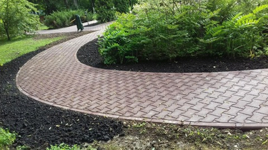 Тренды ландшафтного дизайна 2025: какую плитку выбирают дизайнеры для частных территорий