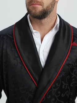 Халат из облегченного жаккарда с атласными бортами