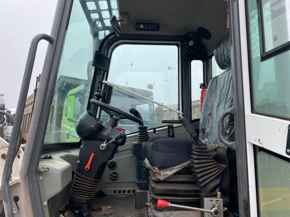 GOODWORK LX* Фронтальный погрузчик LX180F (Дизельный, 2,8 л, 45 л.с., АТ)