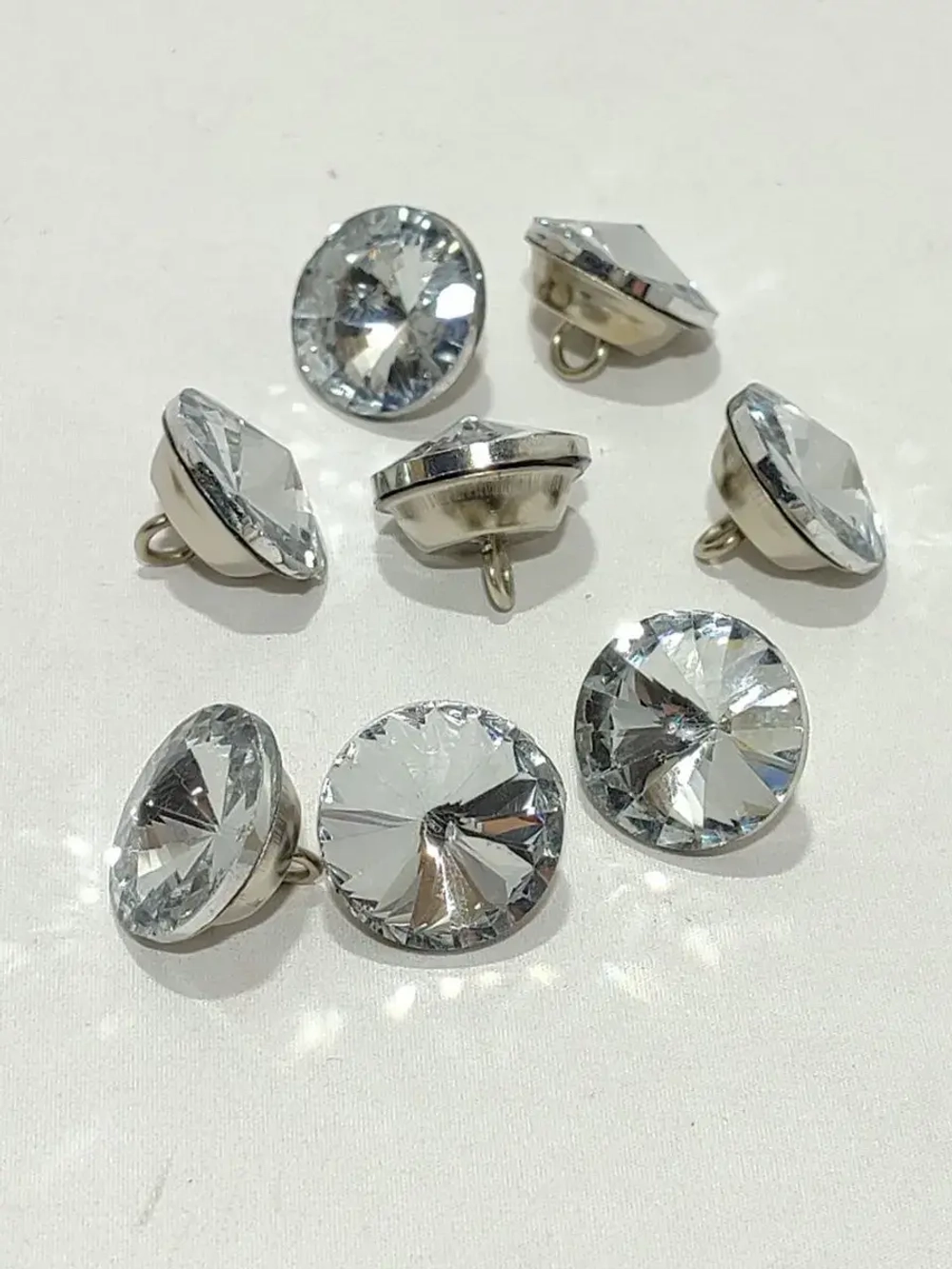 Стеклянные стразы для обивки мебели и рукоделия