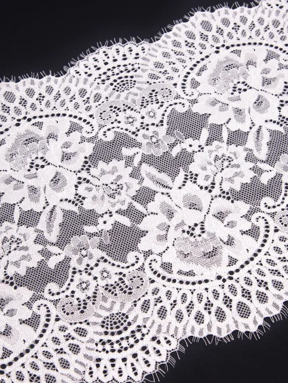 03-72 Кружево эластичные реснички 22 см, айвори 004