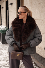 Пуховик из шерсти с английским воротником