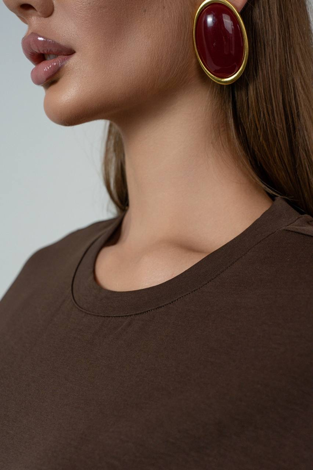 Костюм из прямых брюк на резинке и футболки X-силуэта