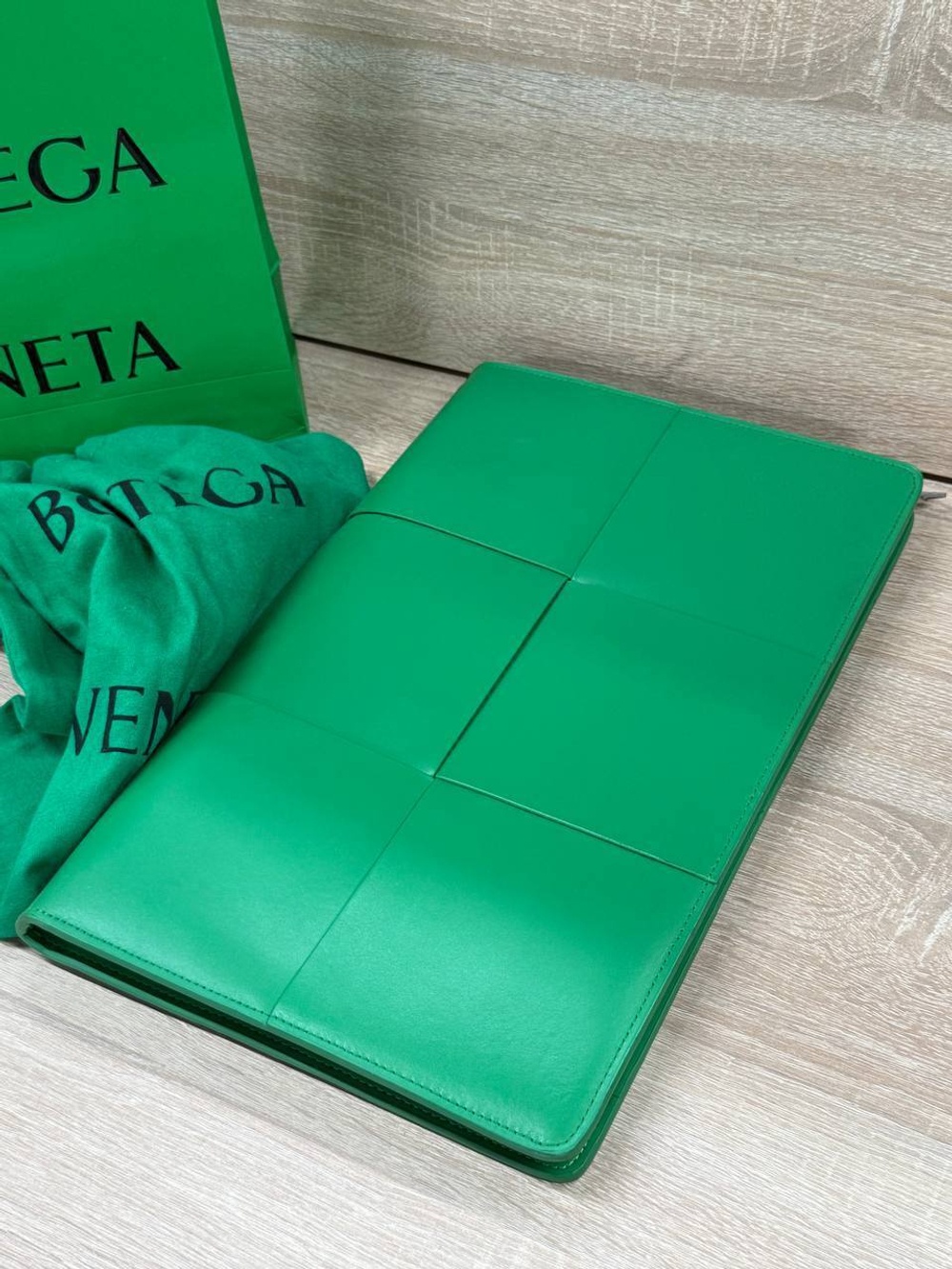 Папка Bottega Veneta