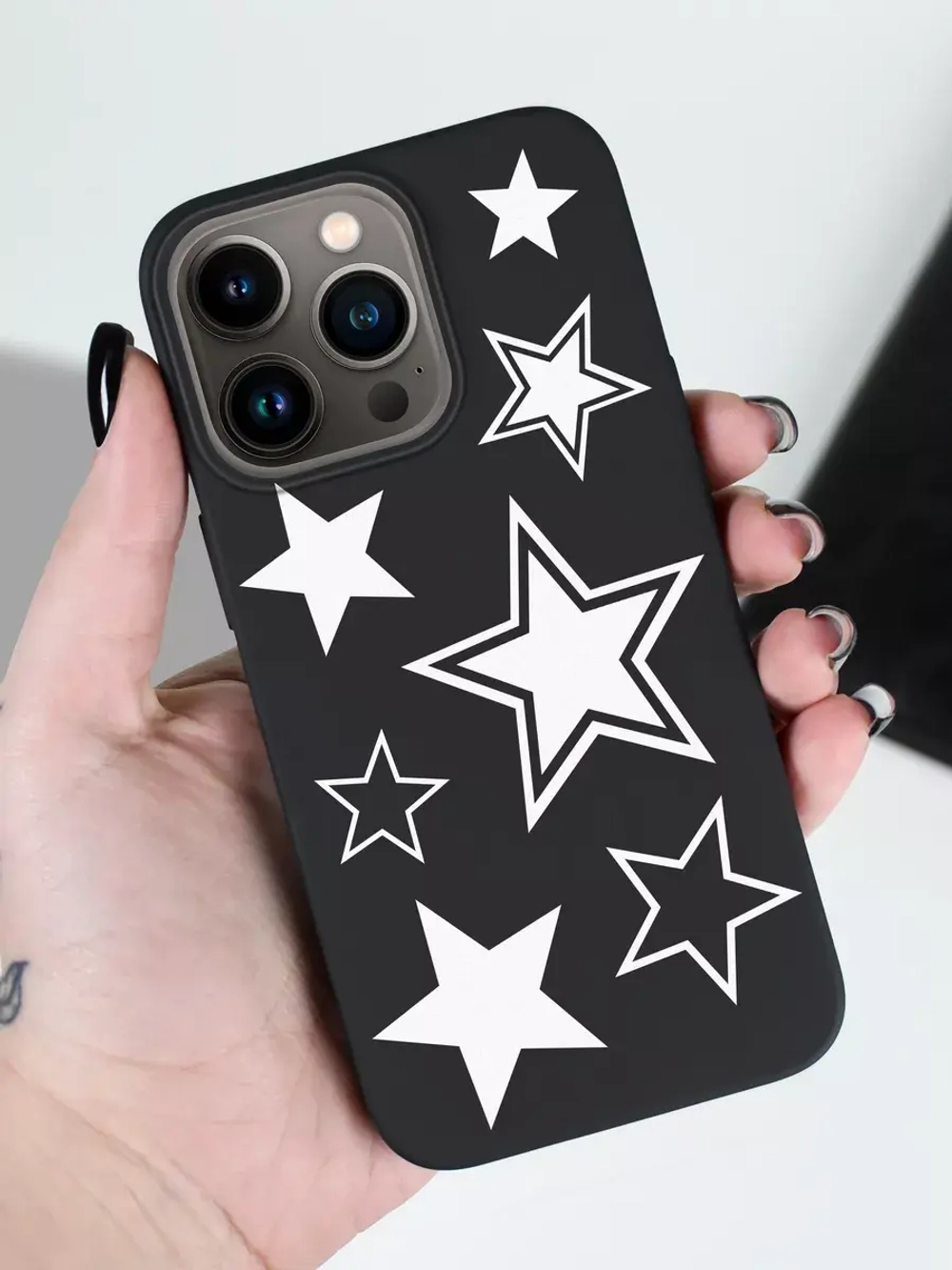 Чехол на iPhone 15 Pro с принтом