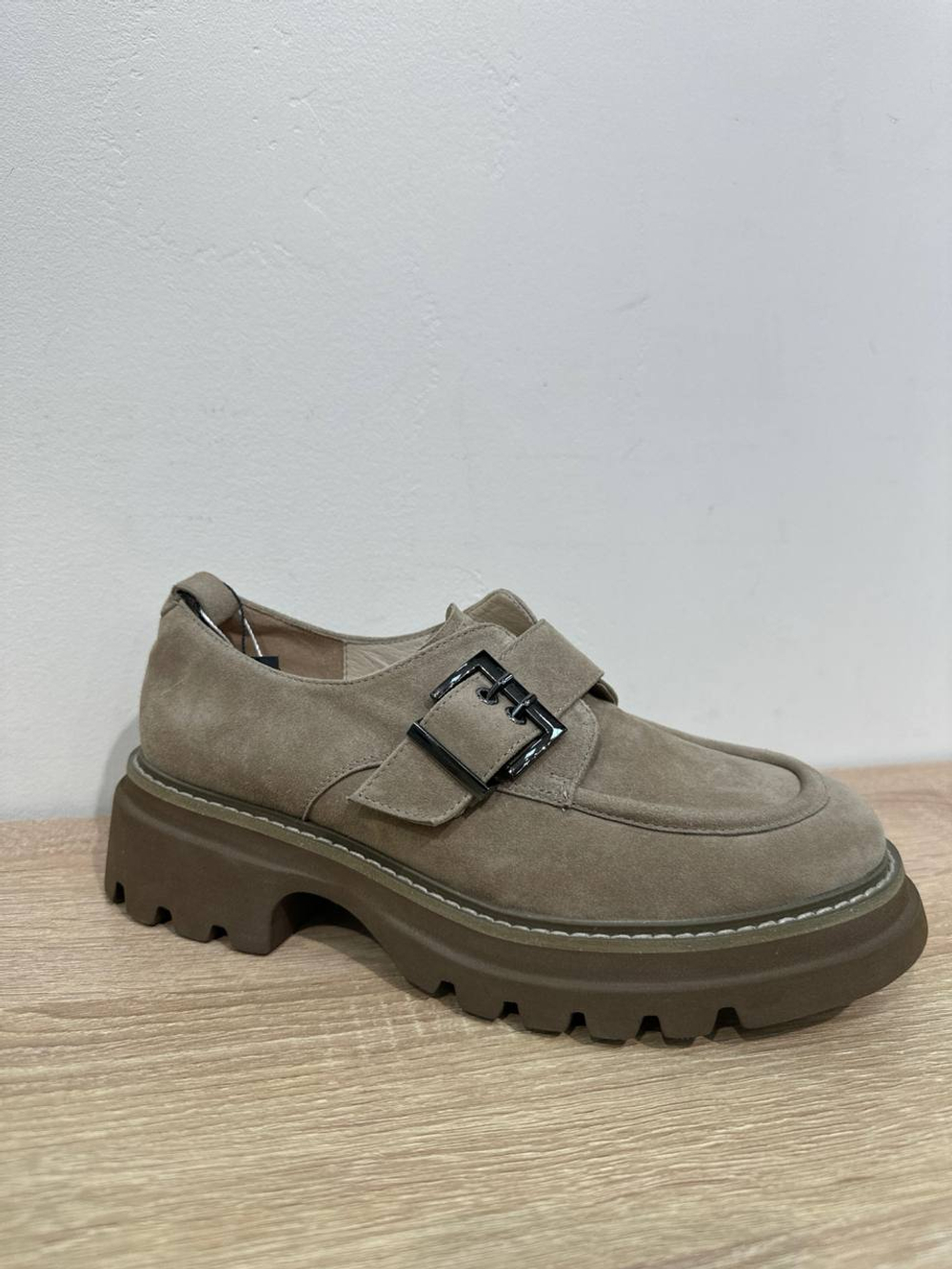 Лоферы из натуральной замши