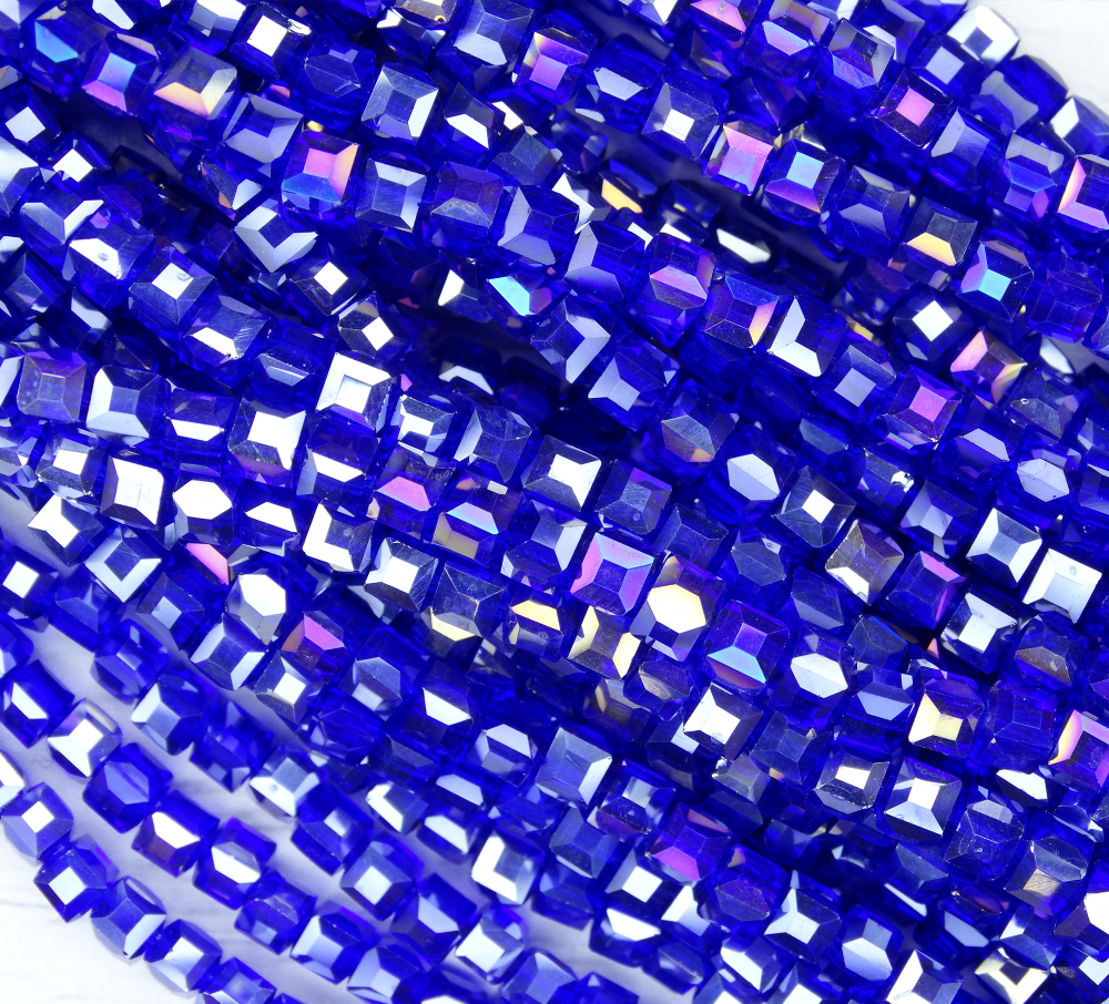 БВ019ДС4 Хрустальные бусины квадратные, цвет: синий AB прозрачный, размер 4 мм, кол-во: 44-45 шт.