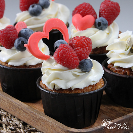 Капкейк "Сердечко с ягодами"