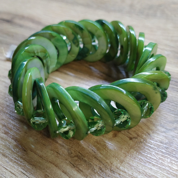 Браслет Кольцо перламутр с цирконом, цвет зеленый