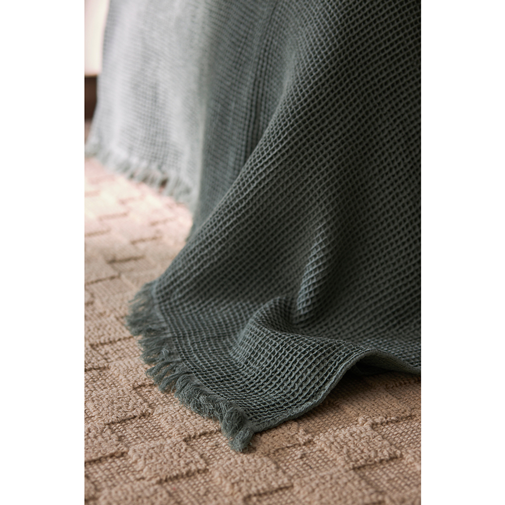 Покрывало вафельное из хлопка цвета шалфея из коллекции essential, 180х250 см