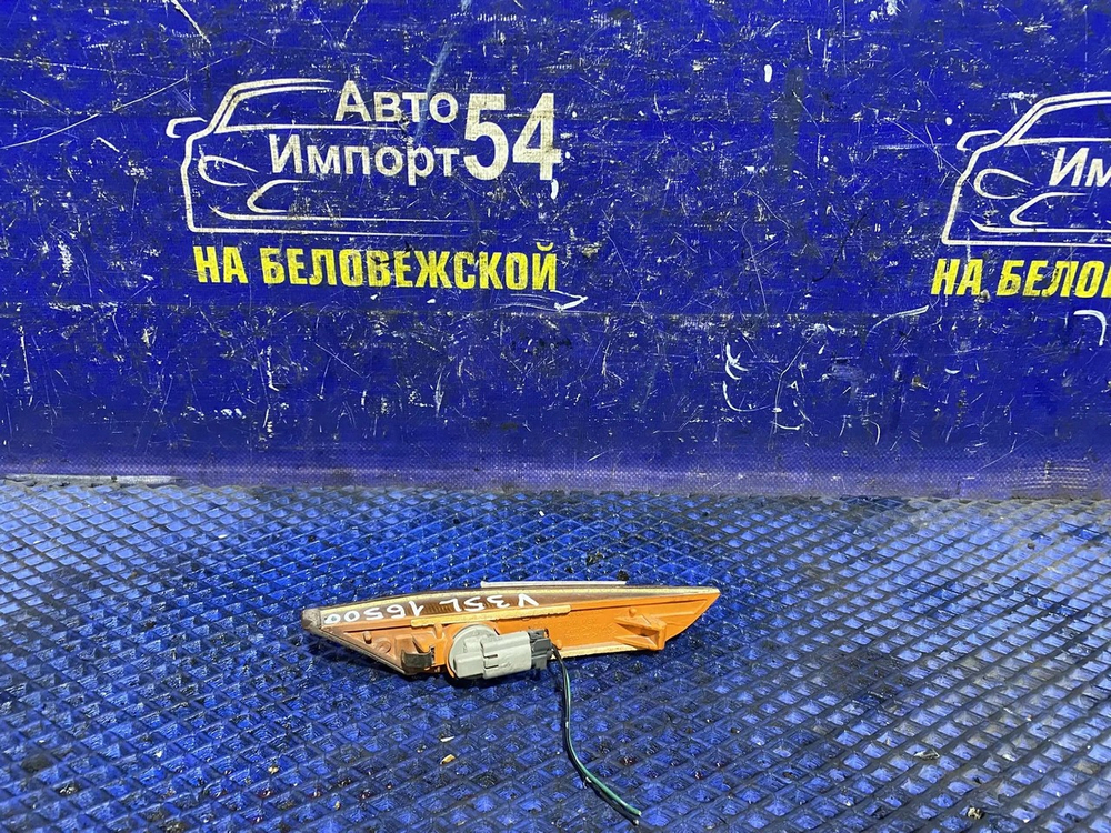 Повторитель в бампер левый NISSAN SKYLINE 2001-2004