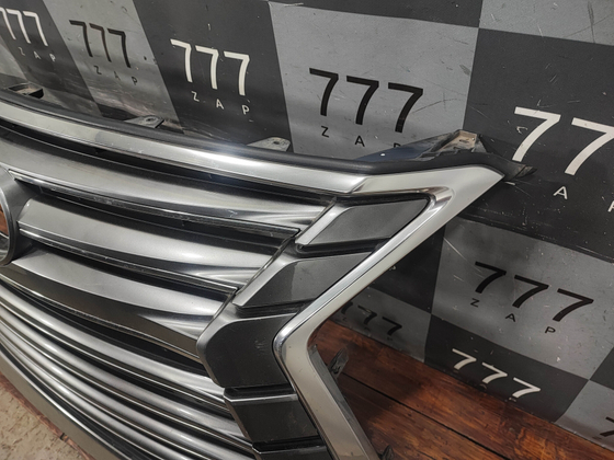 Решетка радиатора Lexus LX 3 (LX 570) 15-22 Б/У Оригинал 5310160E10