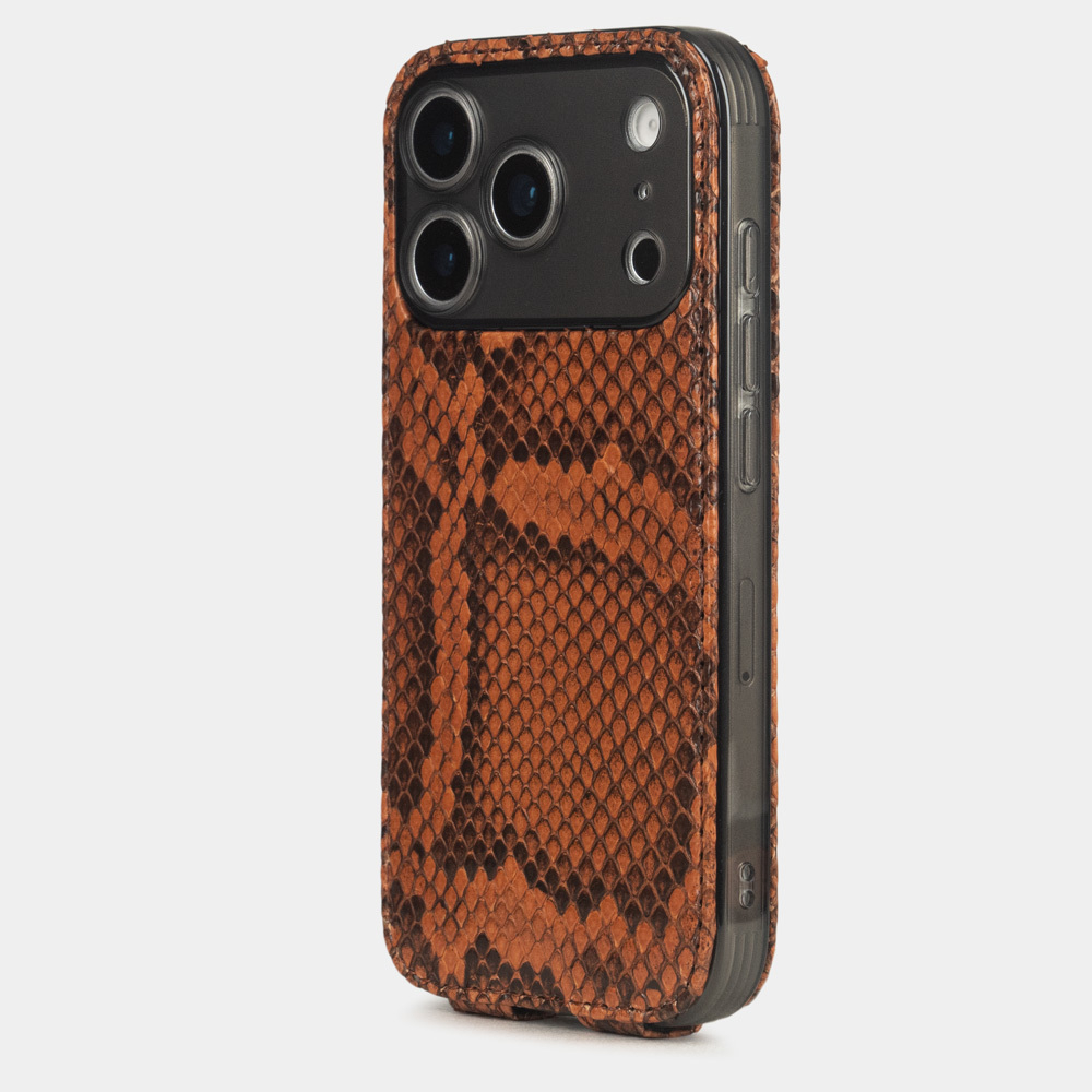 Чехол для iPhone 17 Pro кожаный, питон цвета коньяк