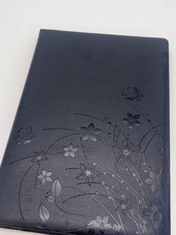 Блокнот 135 л. В5 25*17,5 см лин. черные цветы  (7670-5)