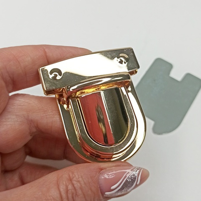 Замок-защелка на зажимах 42*50 Золото