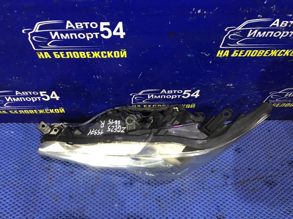 Фара передняя левая TOYOTA WISH 2009-2012
