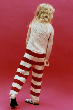 ZARA ТРИКОТАЖНЫЕ БРЮКИ В ПОЛОСКУ, ЭКРЮ/КРАСНЫЙ