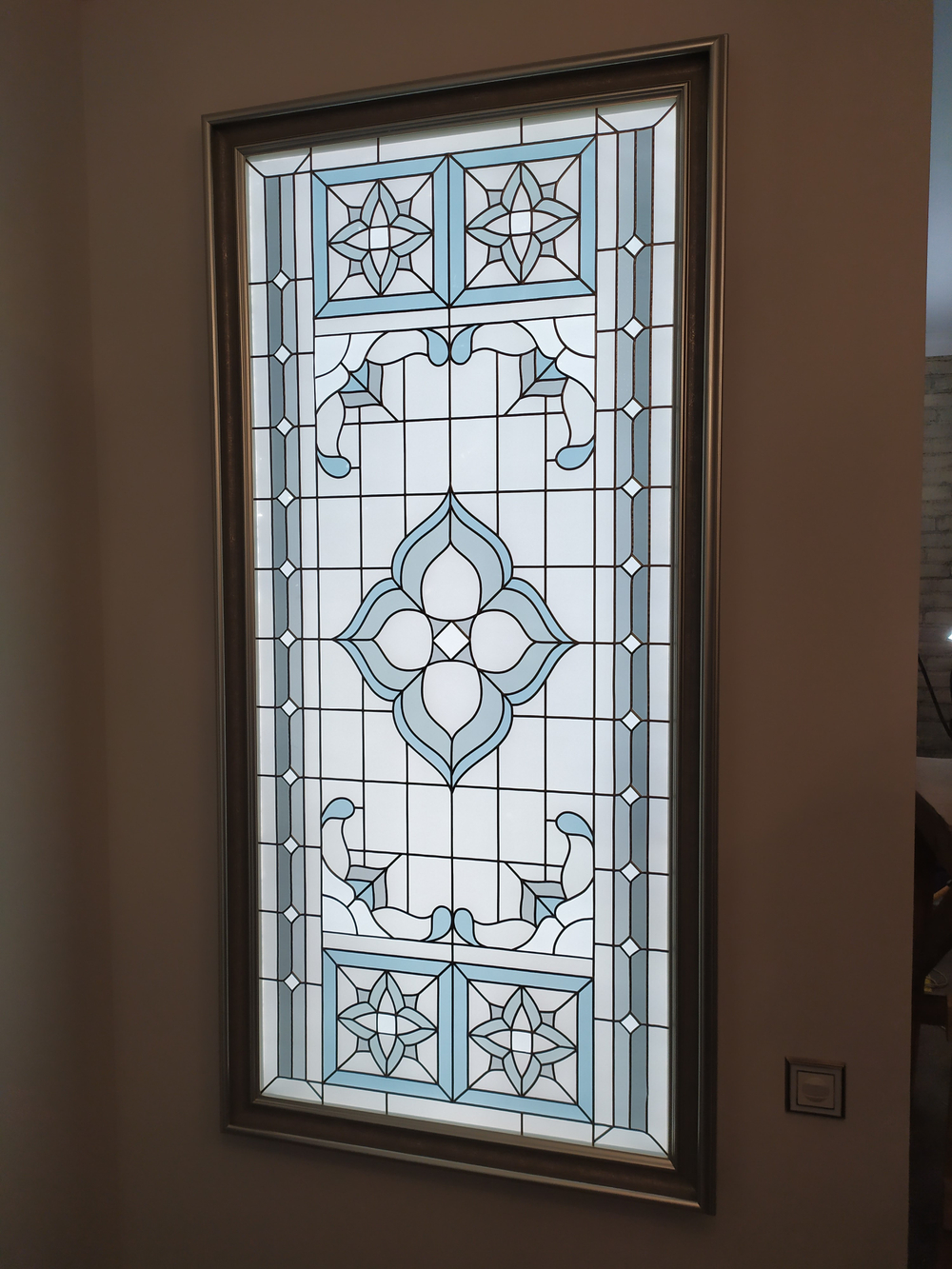 Витражи , UV фотопечать , объёмная UV фотопечать , ультратонкие ( 7 мм ) световые панели.