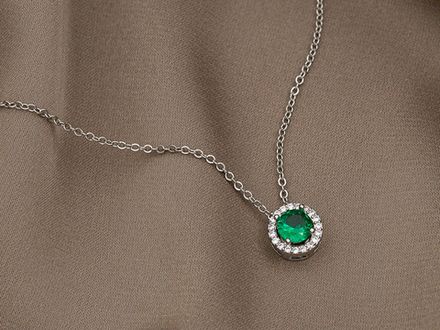 Кулон "Круглый с зеленым кристаллом" на цепочке