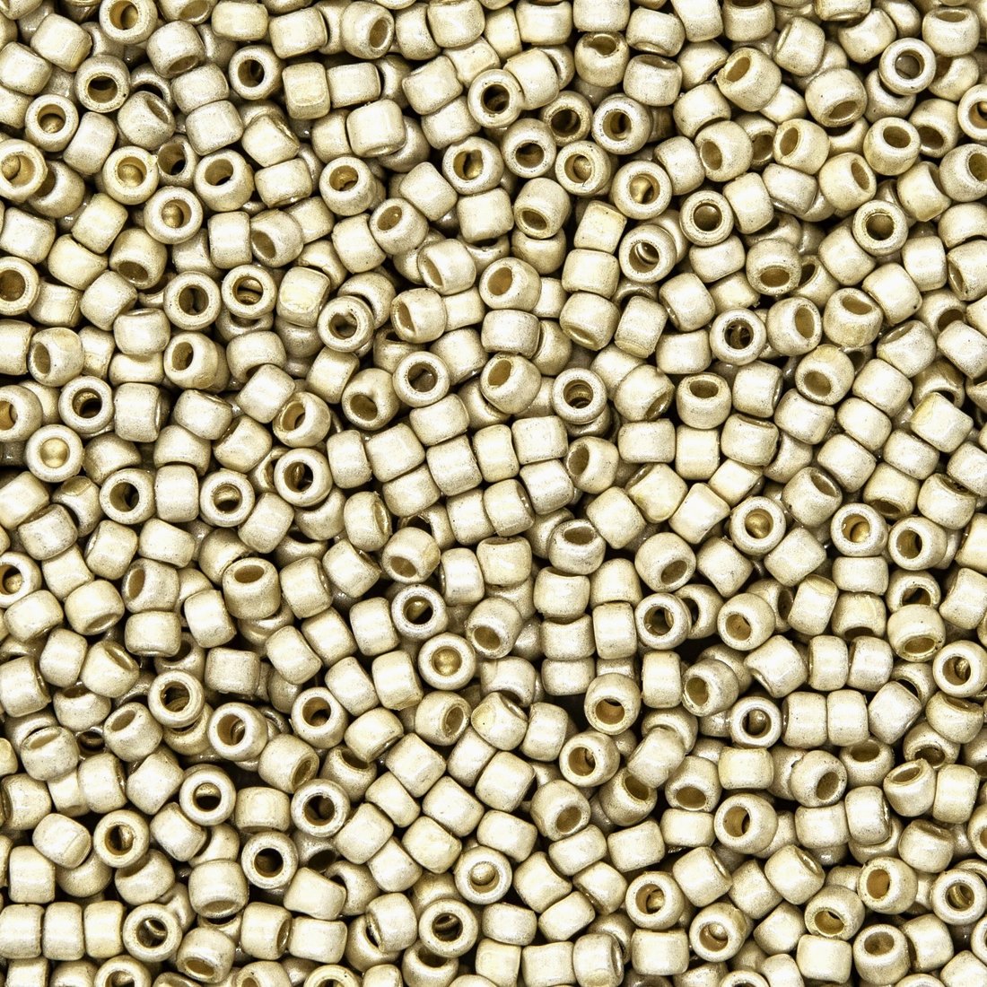 Японский бисер TOHO Round 15/0 (№PF558F), непрозрачный матовый с металлическим блеском