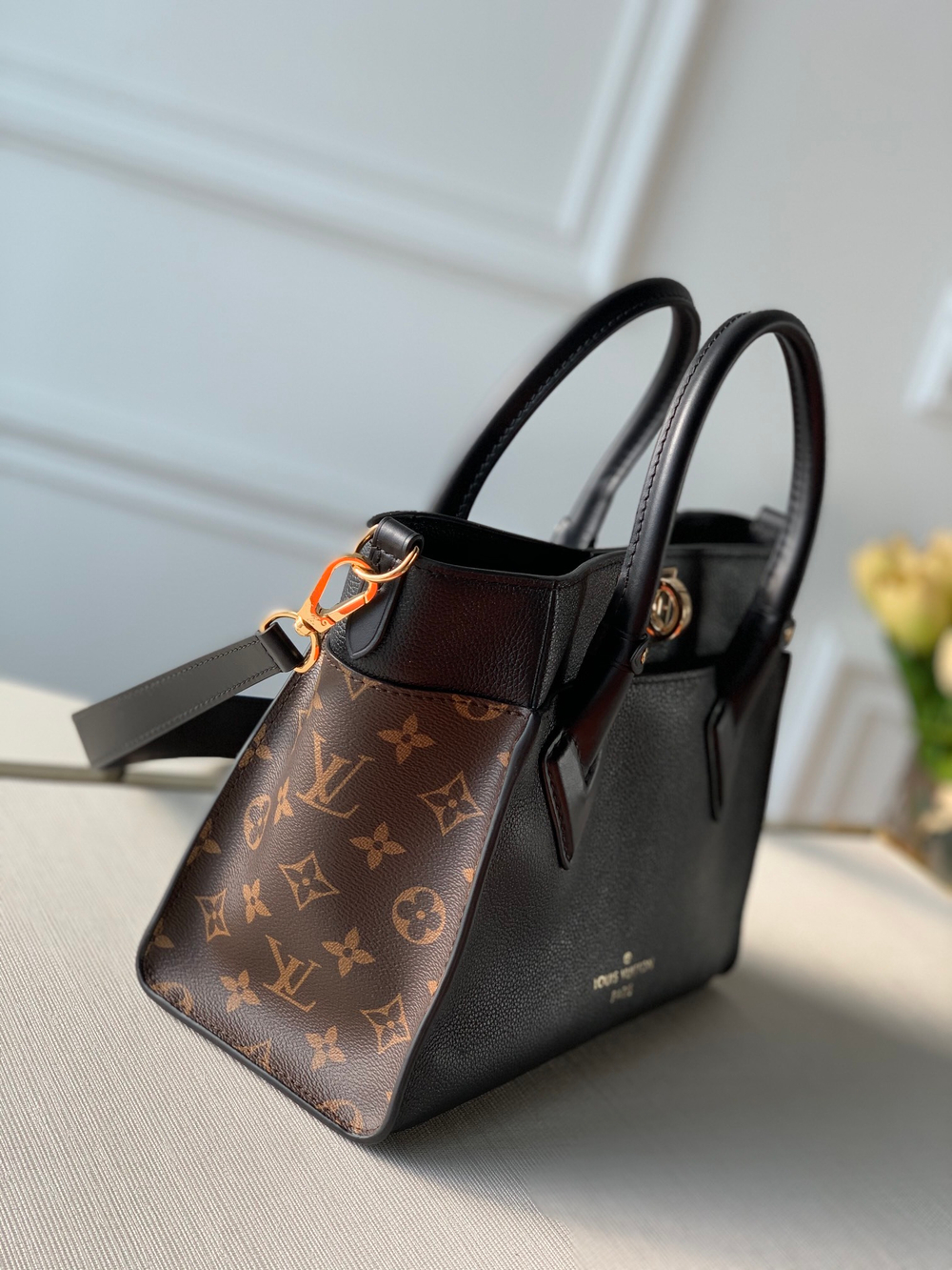 Louis Vuitton On My Side PM