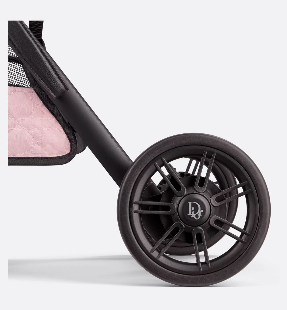 Новая прогулочная коляска Dior Inglesina