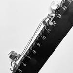 Серьги каффы (без прокола) с цепочкой и подвесками "Скрипичный ключ, нота" две клипсы соединенные цепочкой.